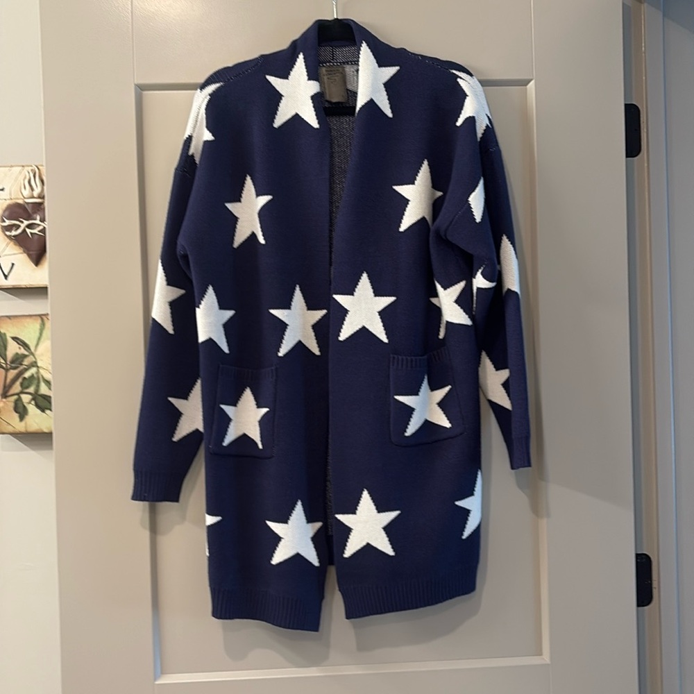 Fashion Concepts size S, sweater, two pockets . Viscose, nylon, poly.